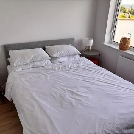 Newly Refurbed With Sea And Golf Course View