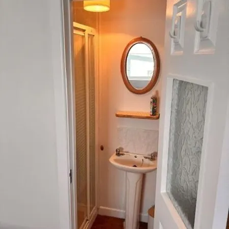 Newly Refurbed With Sea And Golf Course View *